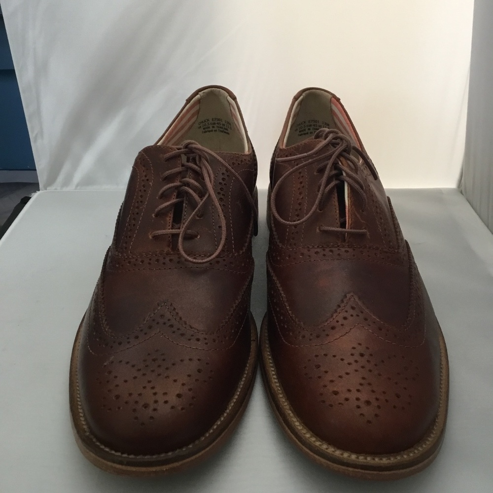 DRESS-UP SHOES FOR MEN.